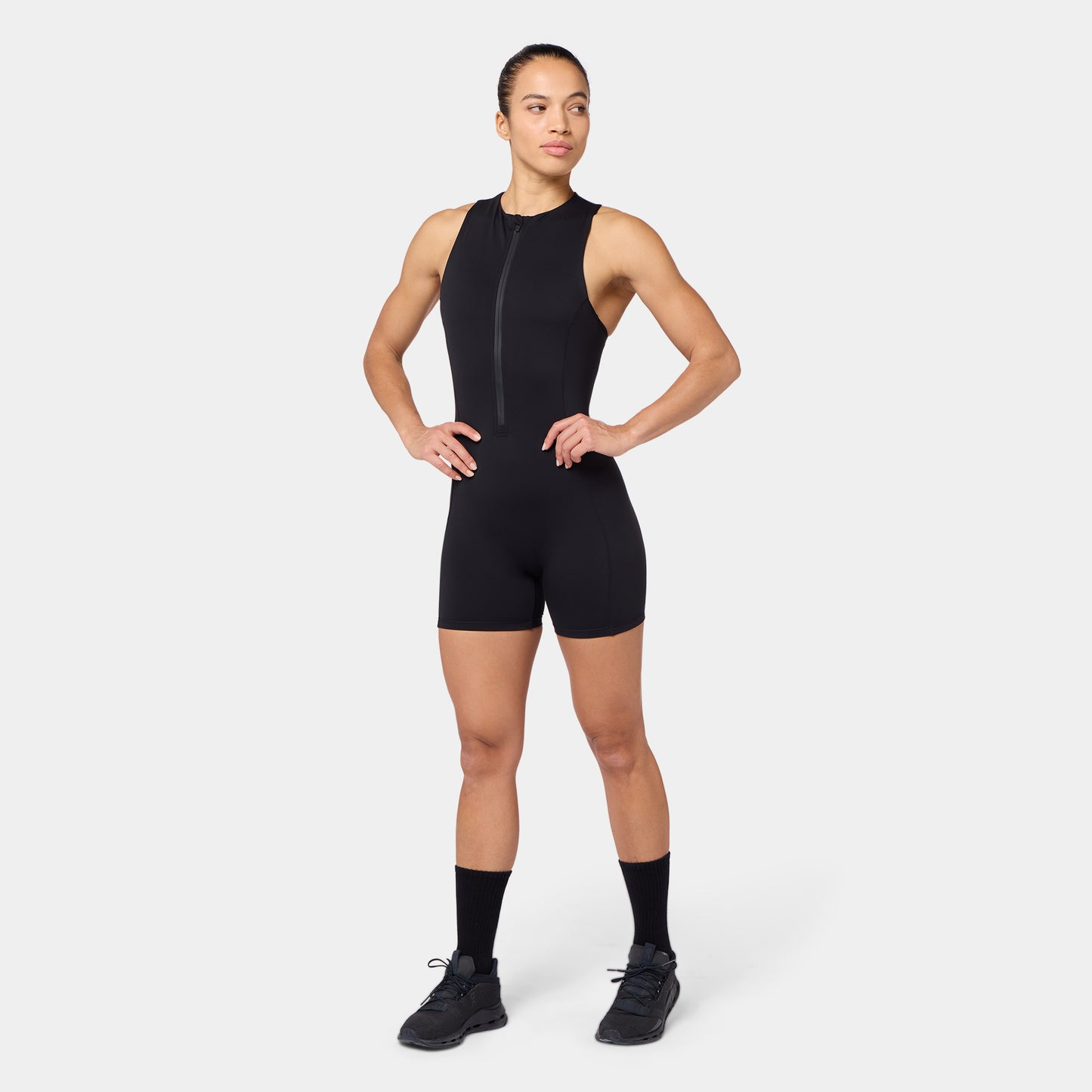 جمبسوت مع سحاب أمامي - أسود