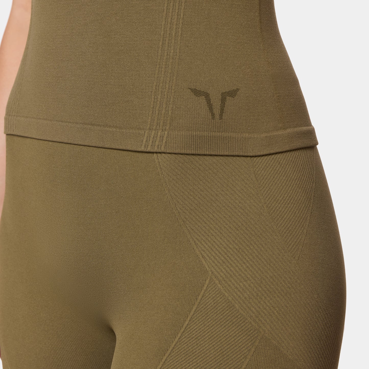 تانك كونتور سيمليس - عشبي