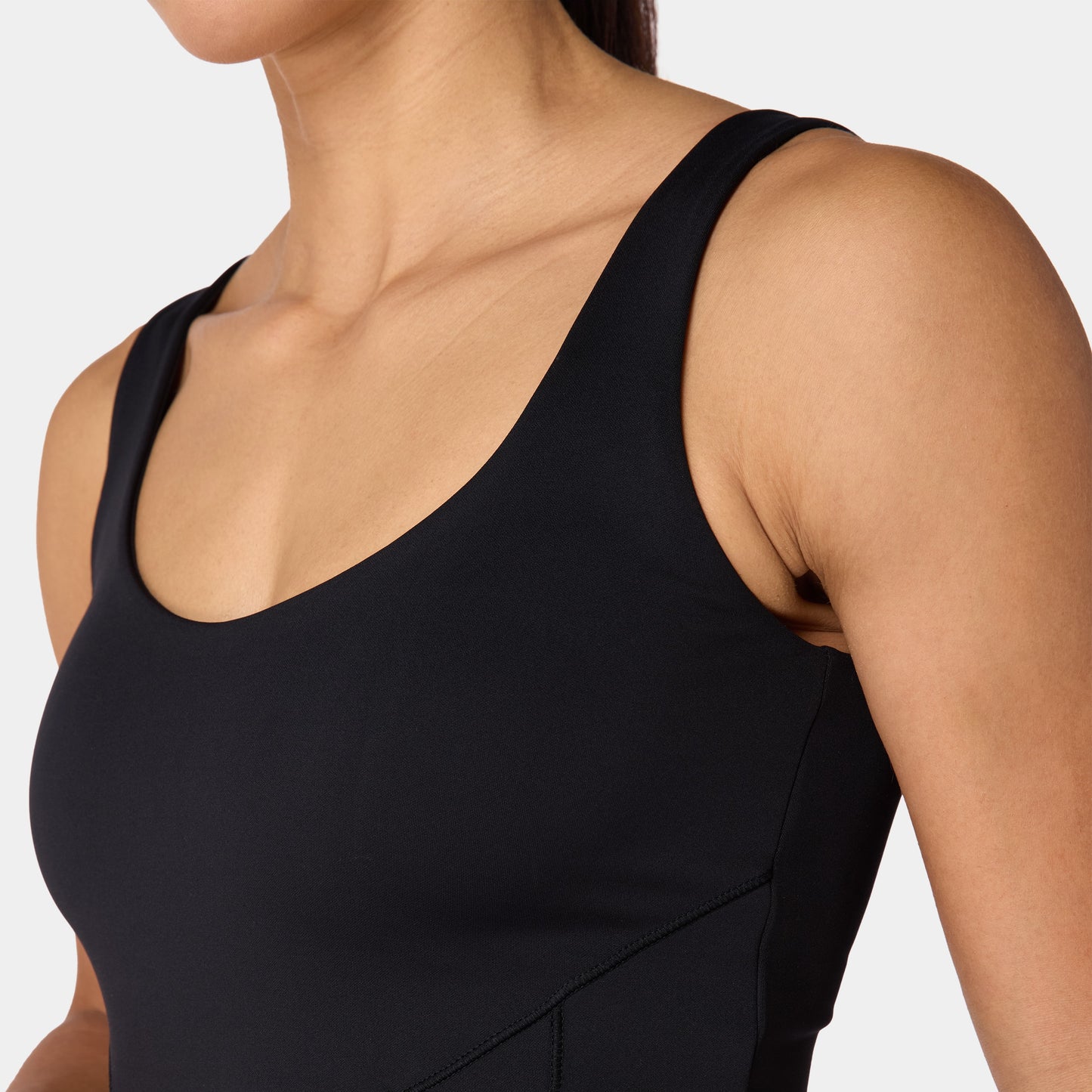 تانك آكت دراي® مع حمالة صدر مبطنة - أسود