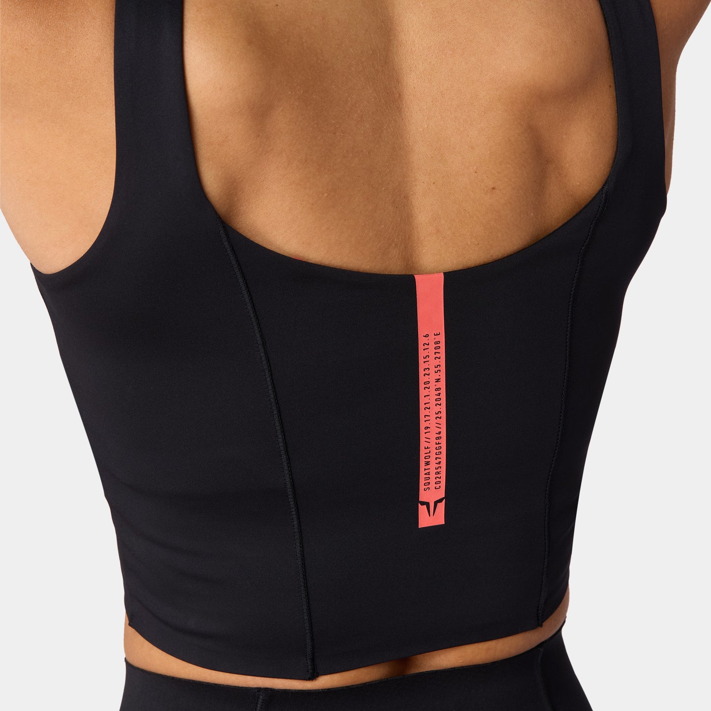 تانك آكت دراي® مع حمالة صدر مبطنة - أسود