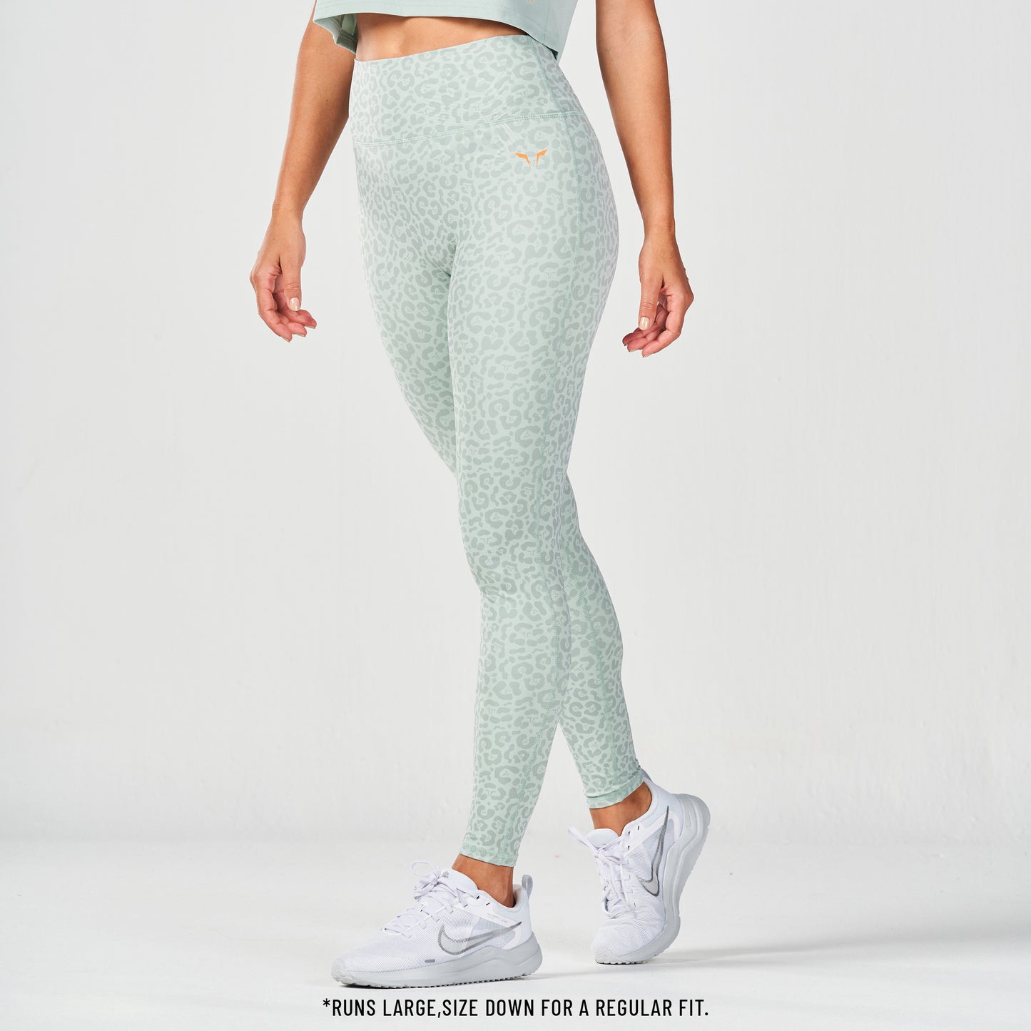 بنطال ضيق أجايل آكت من كور - طبعة سماوي فاتح