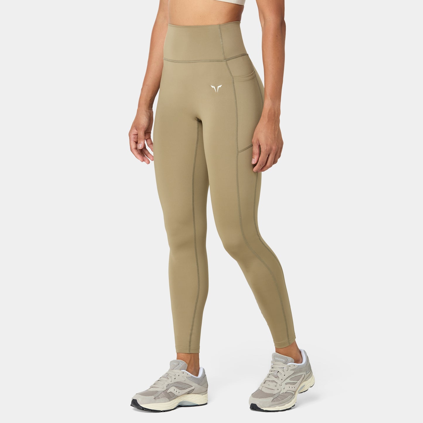 طقم إيسينشال إمباور 