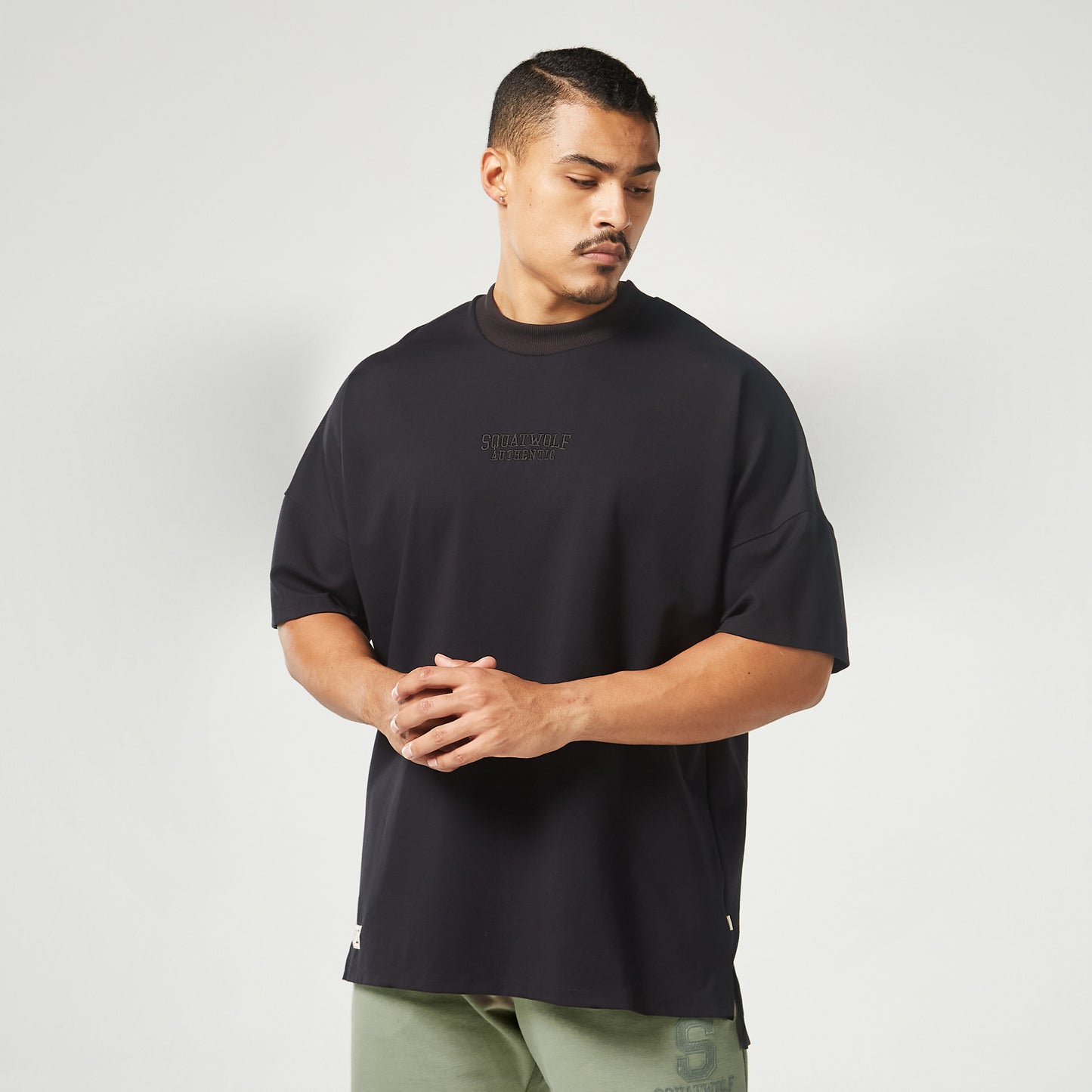 تيشيرت غولدن إيرا أوثنتيك أوفرسايزد-أسود 