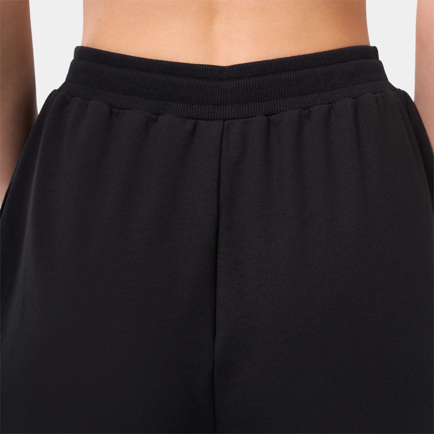 ايسينشال جوقرز بقصة ضيقة - أسود