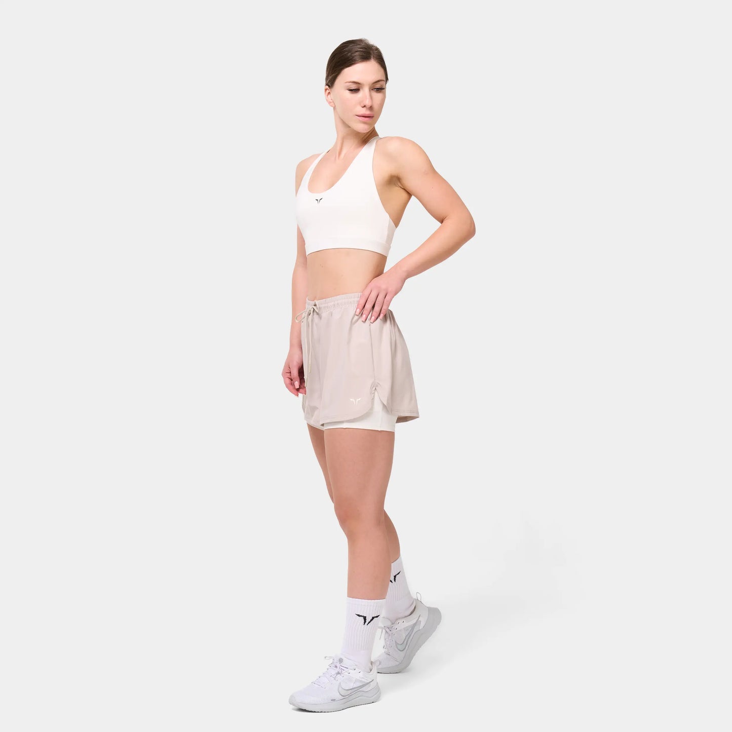  ايسينشال حمالة صدر بحزام خلفي متقاطع قابل للتعديل-أبيض لؤلؤي