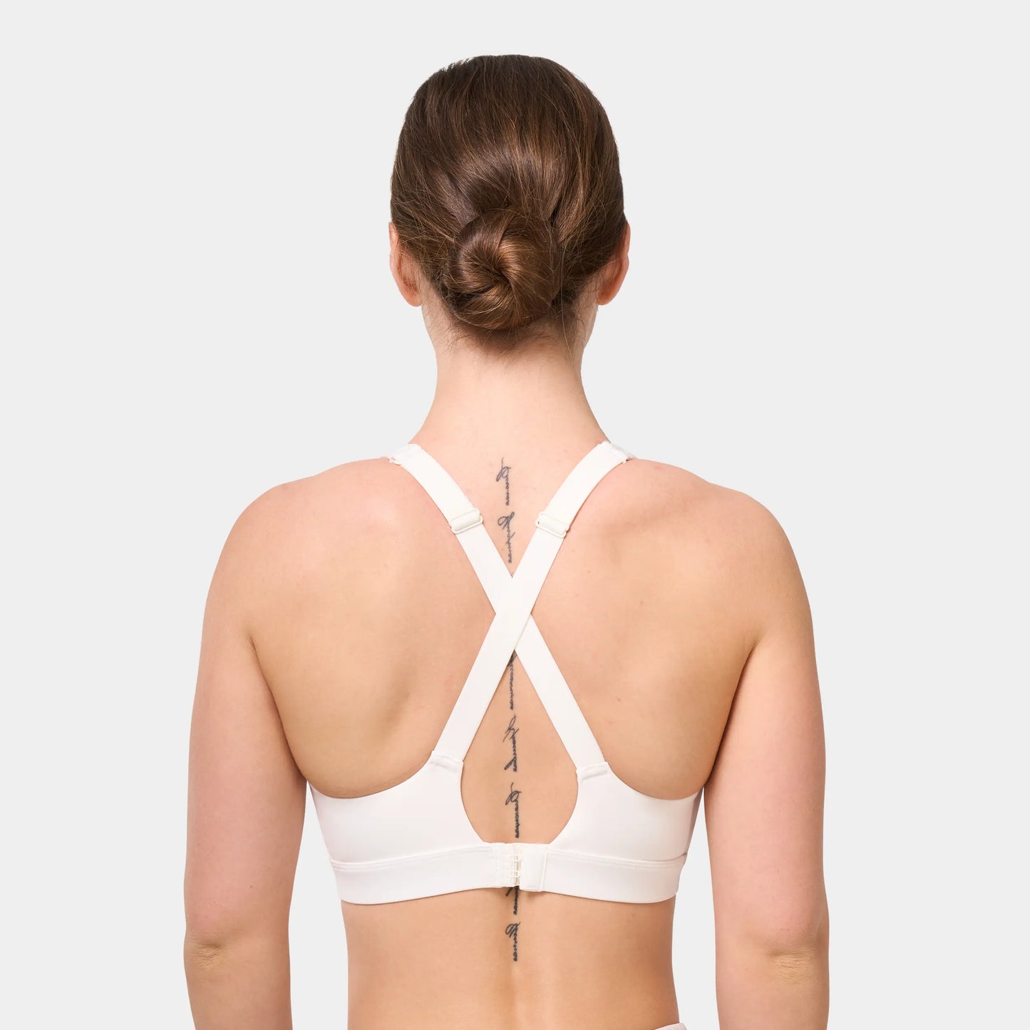  ايسينشال حمالة صدر بحزام خلفي متقاطع قابل للتعديل-أبيض لؤلؤي