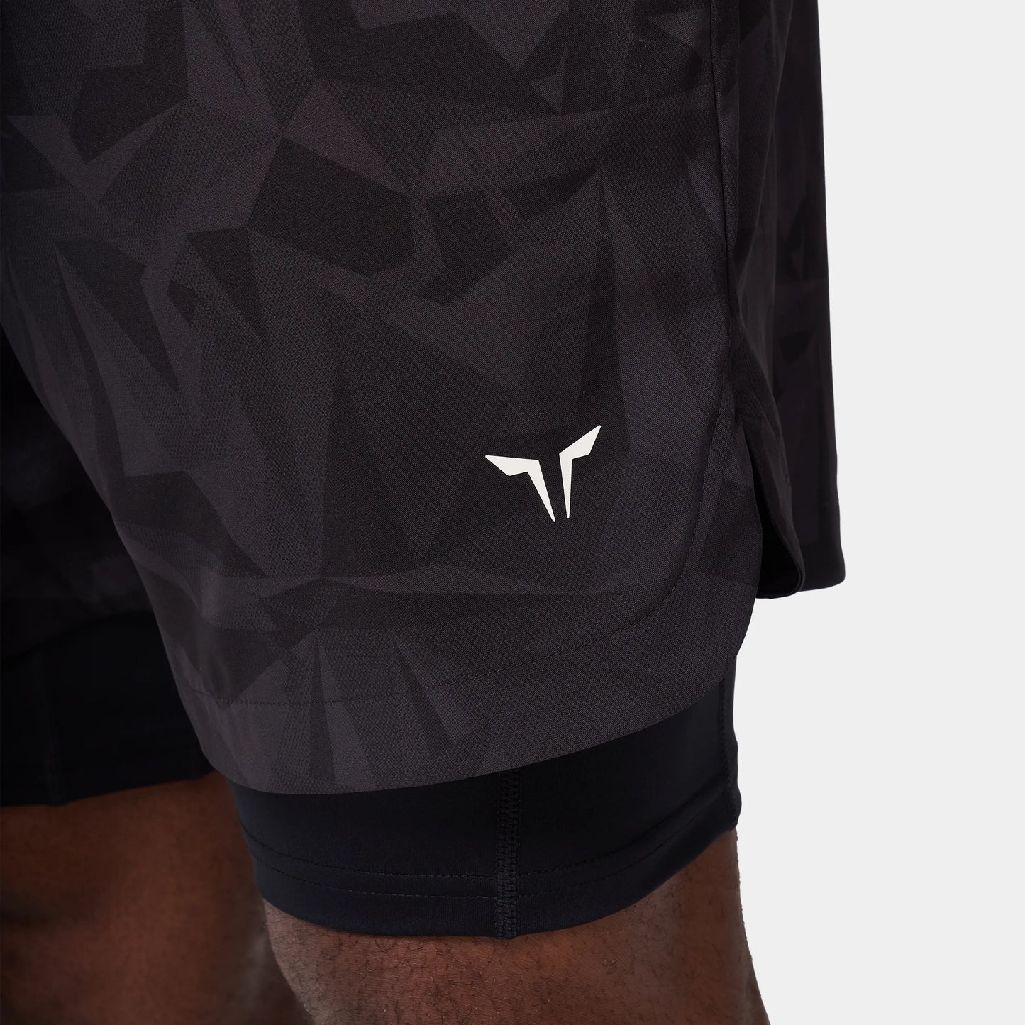 ليمتليس شورت 2 في 1 7 انش - أسود مموه 