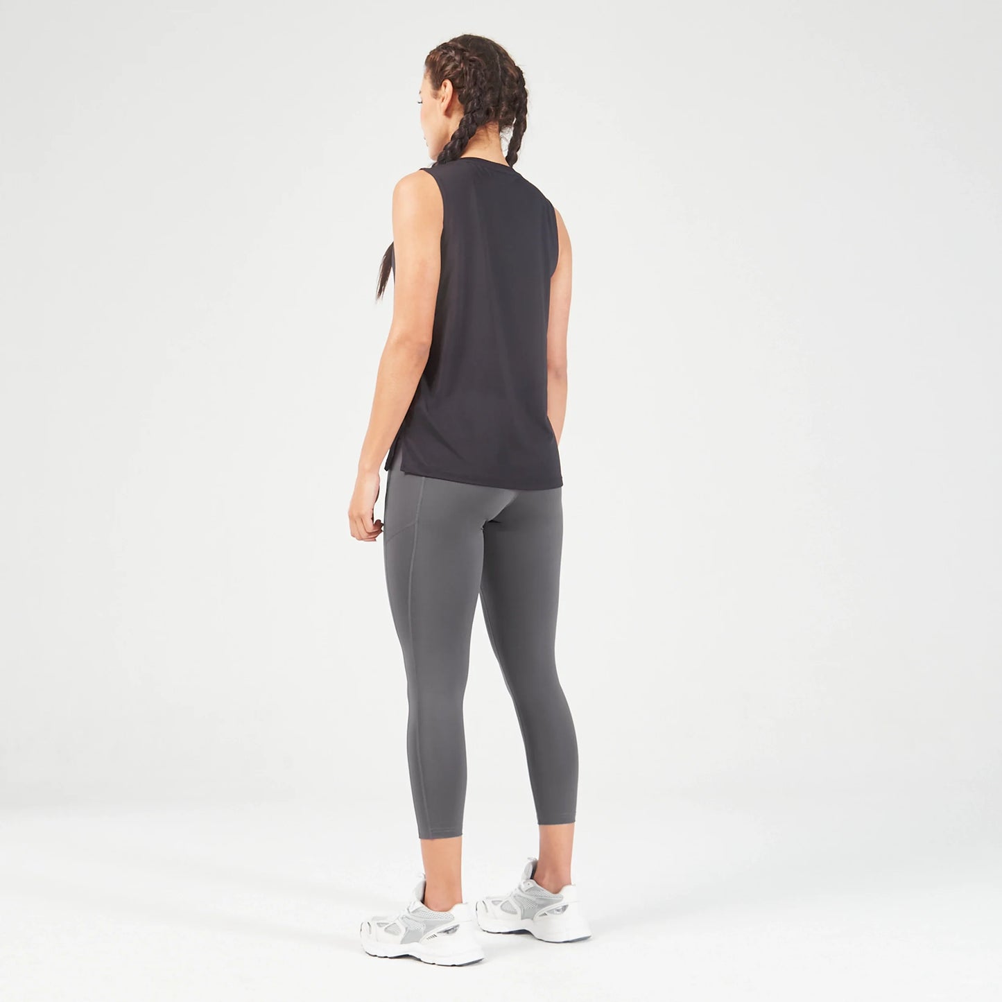 squatwolf-workout-clothes-essential-crew-tank-black-gym-tank-tops-for-women