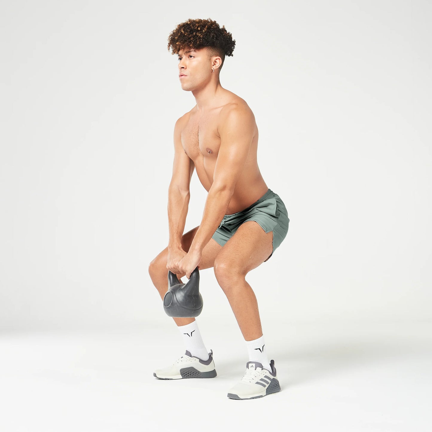  ايسينشال شورت "3 - أخضر غامق