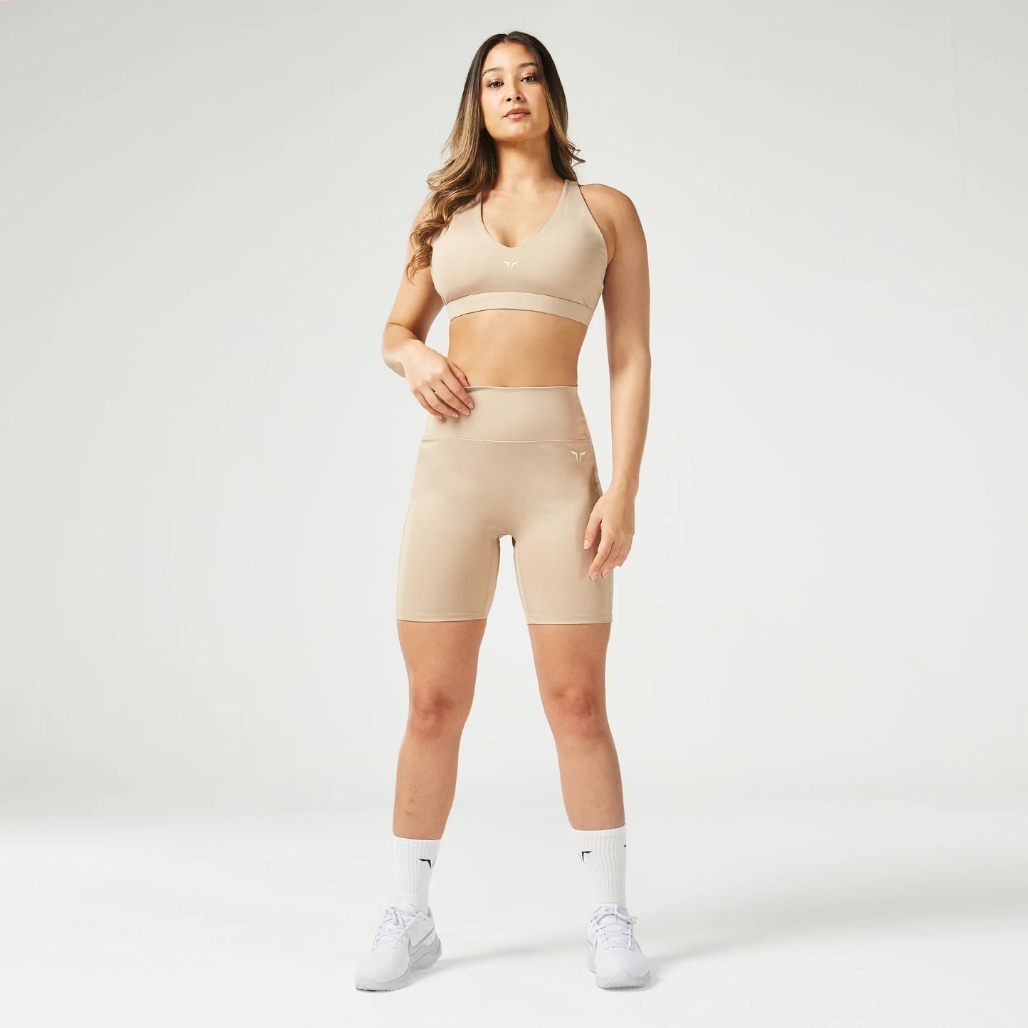 شورت بخصر مرتفع 7"- ترابي