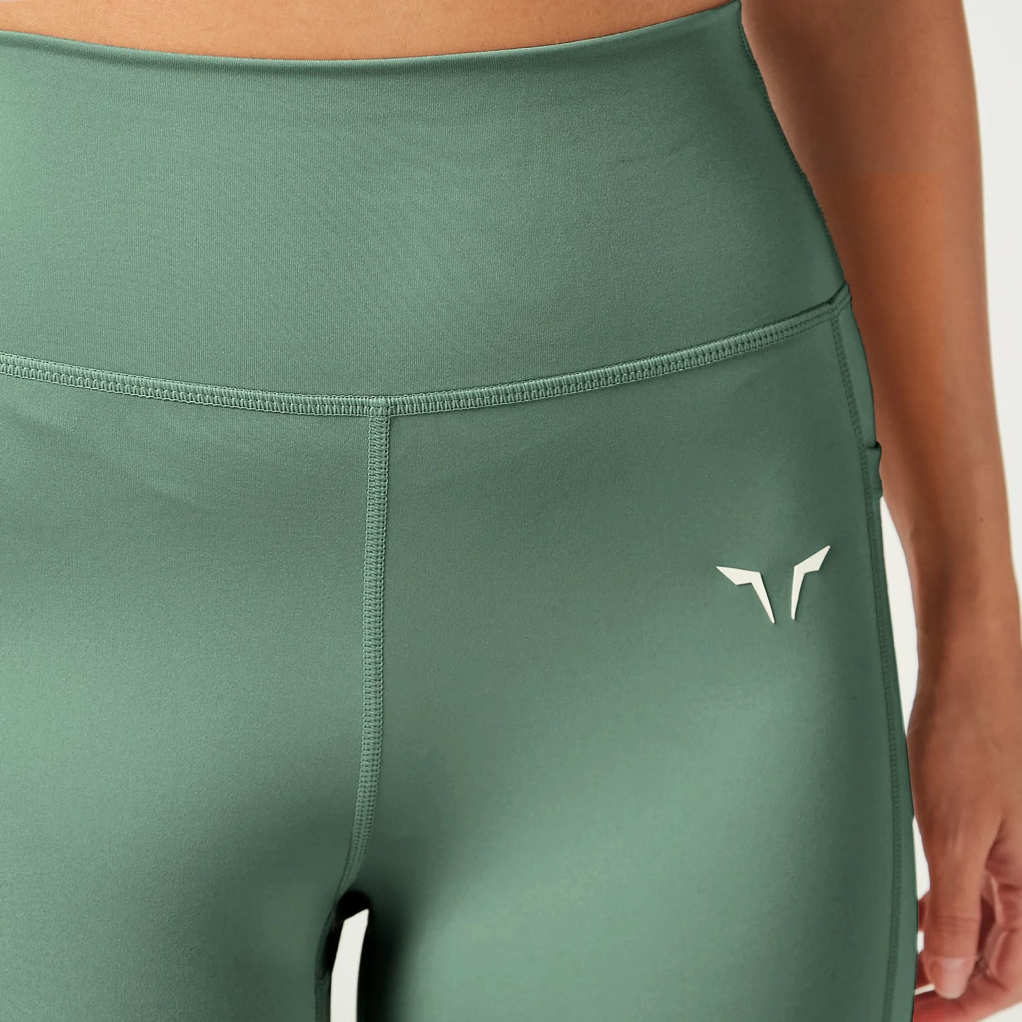 ليقنز ايسينشال عالية الخصر بطول "27 - أخضر غامق