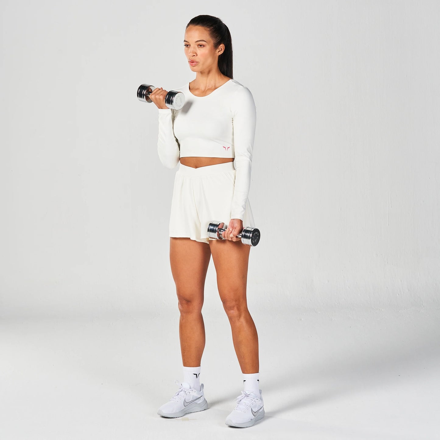 توب واريور 2.0 قصيرة بإصدار وردي فاقع - أبيض لؤلؤي