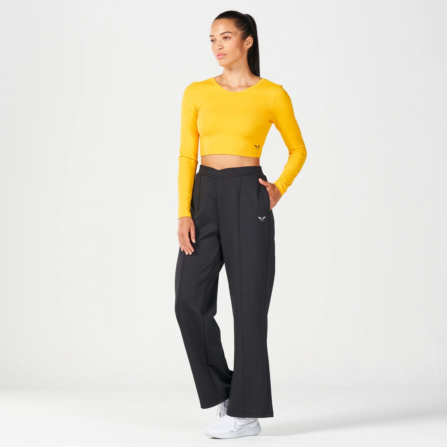 بنطال بقصة مستقيمة وتصميم متقاطع - أسود