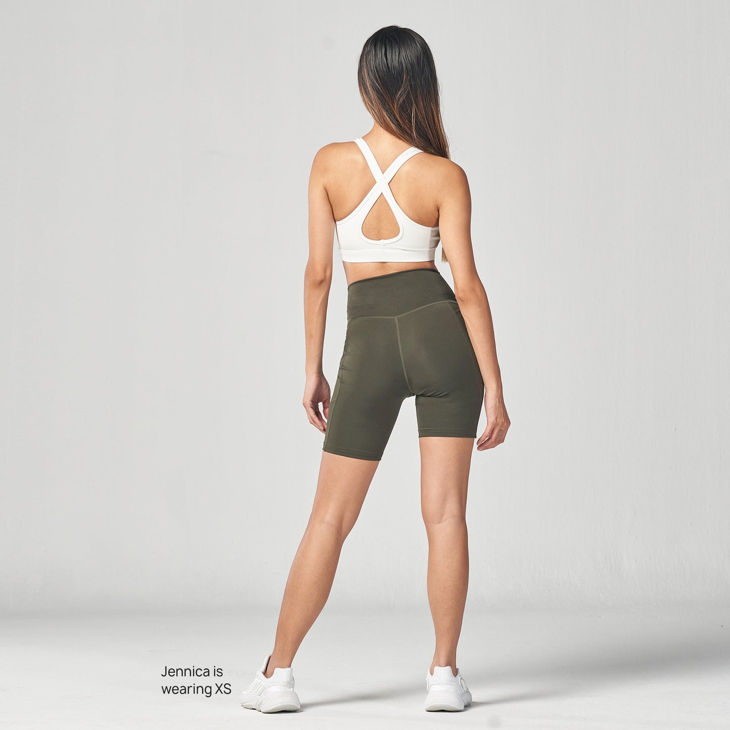 squatwolf-workout-clothes-essential-medium-impact-bra-pearl-white-sports-bra-for-gym