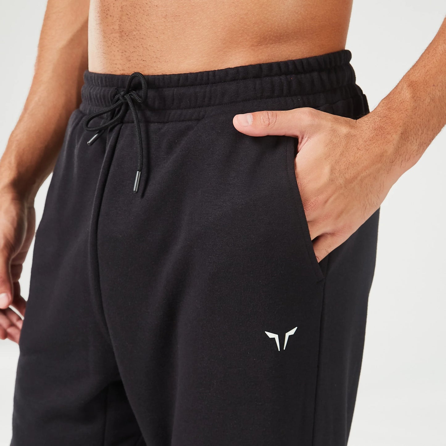 ايسينشال جوقرز للتمرين- أسود