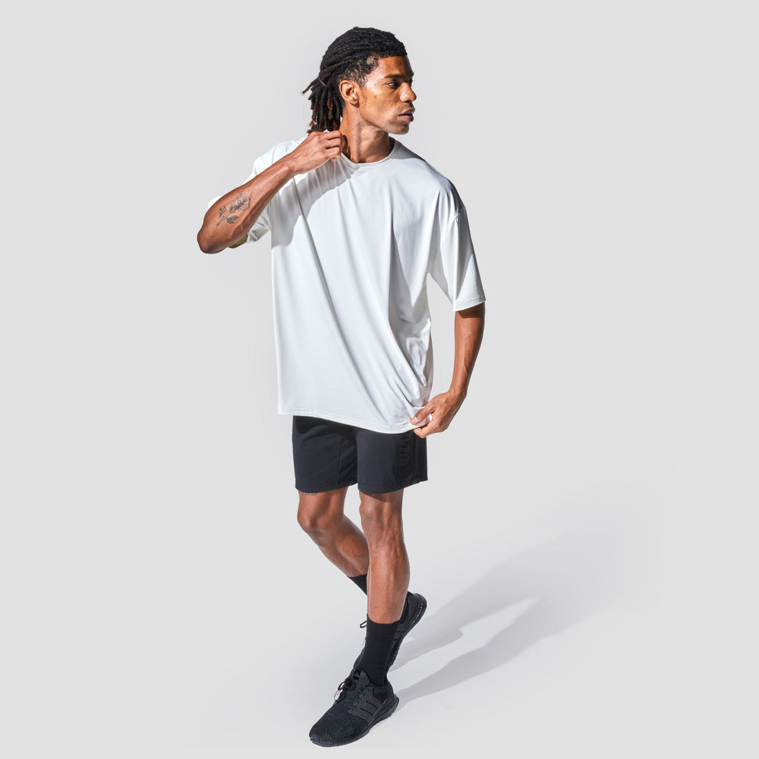 squatwolf-gym-wear-graphic-wordmark-oversized-tee-white-workout-shirts-for-men