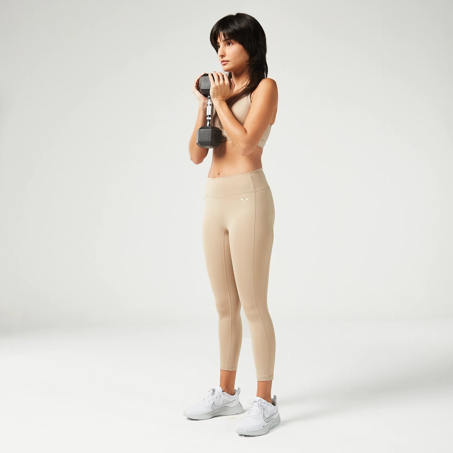  ايسينشال ليقنز بارتفاع متوسط "7/8 - ترابي