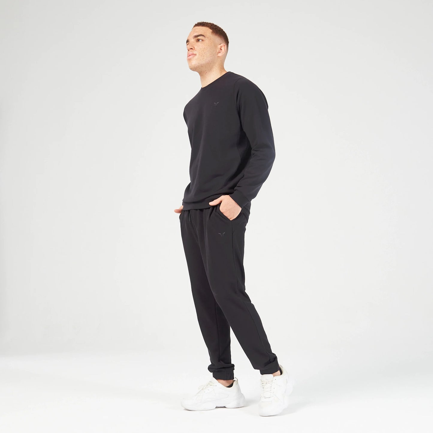 squatwolf-gym-wear-essential-crew-neck-sweatshirt-black-workout-hoodies-for-men