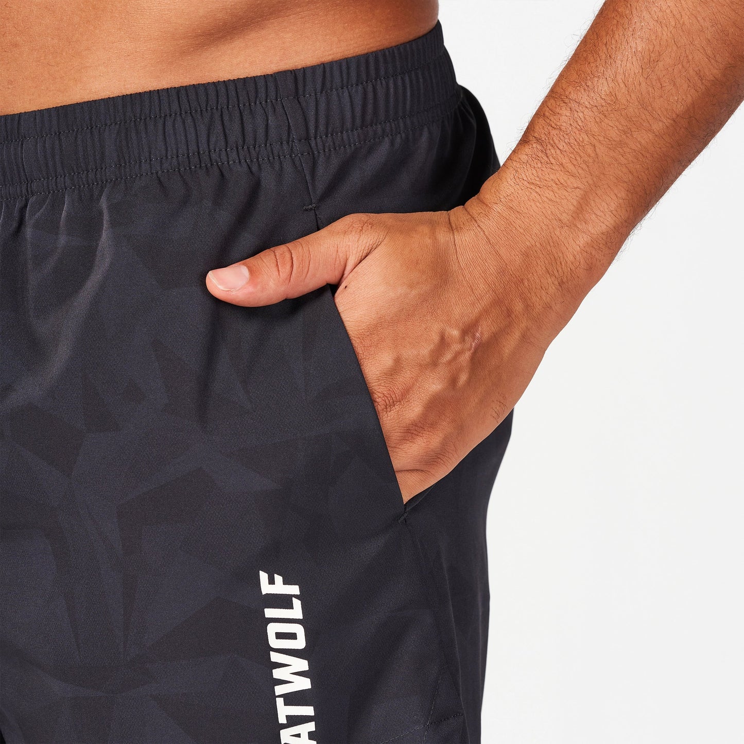 شورت واريور 2.0 بطول 5 بوصة - نمط تمويه أسود