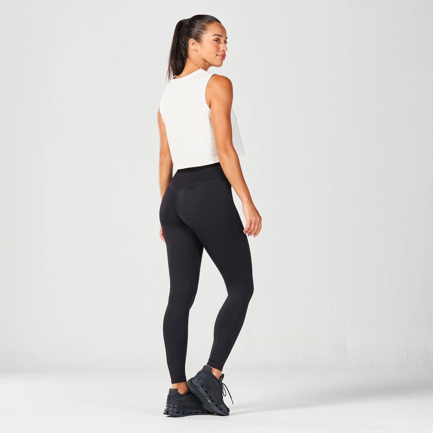 تانك قصيرة من كور - أبيض لؤلؤي كايين