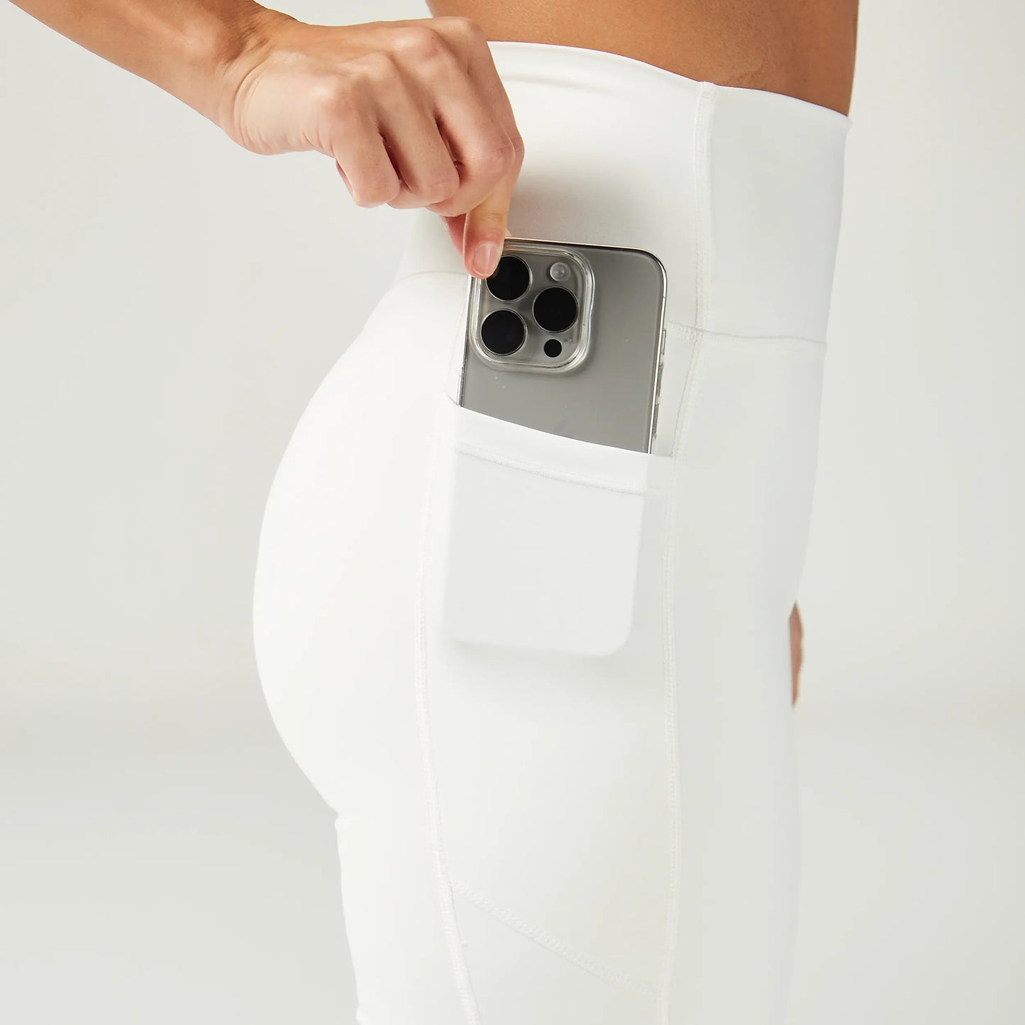 شورت بخصر مرتفع 7" طبقتين - أبيض لؤلؤي