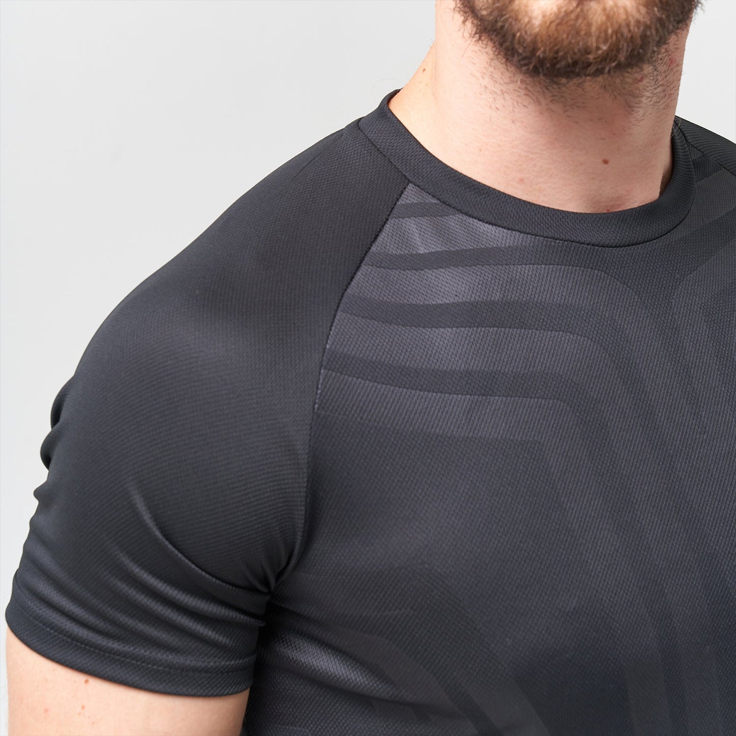 squatwolf-gym-wear-graphic-waves-eye-tee-black-workout-t-shirts-for-men