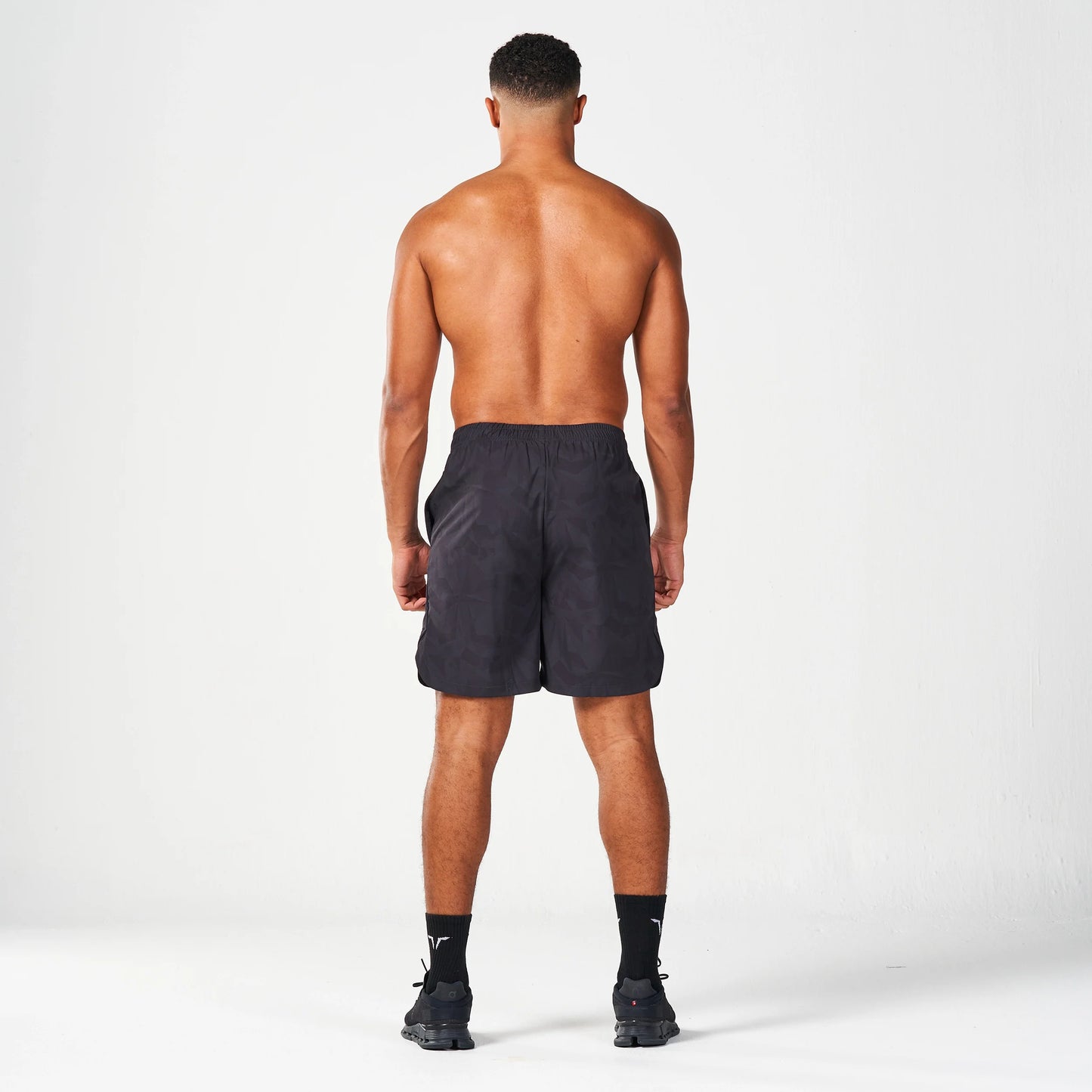 شورت واريور 2.0 بطول 7 بوصة - كامو بنقاط سوداء