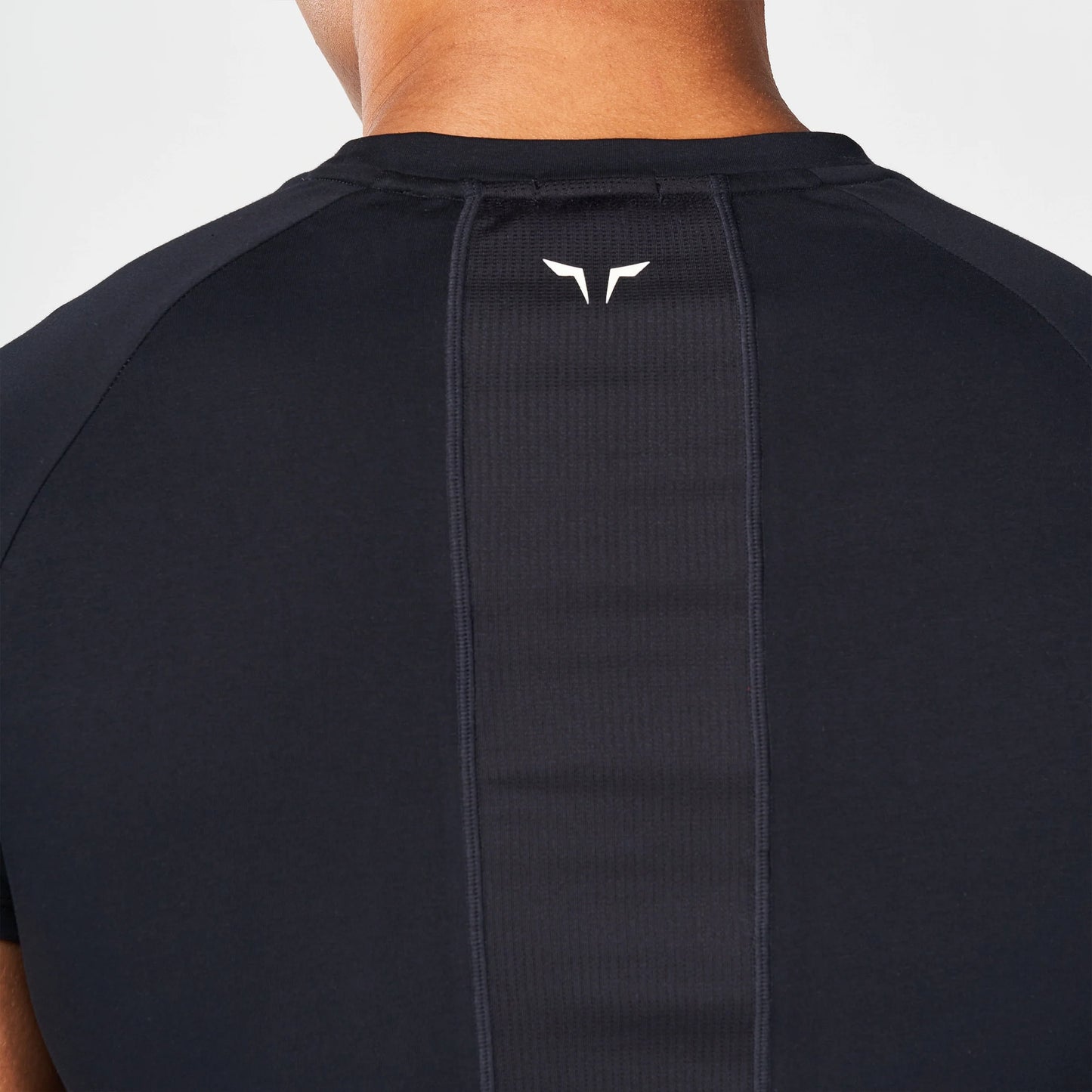 ستيتمنت تيشيرت 2.0 - أسود