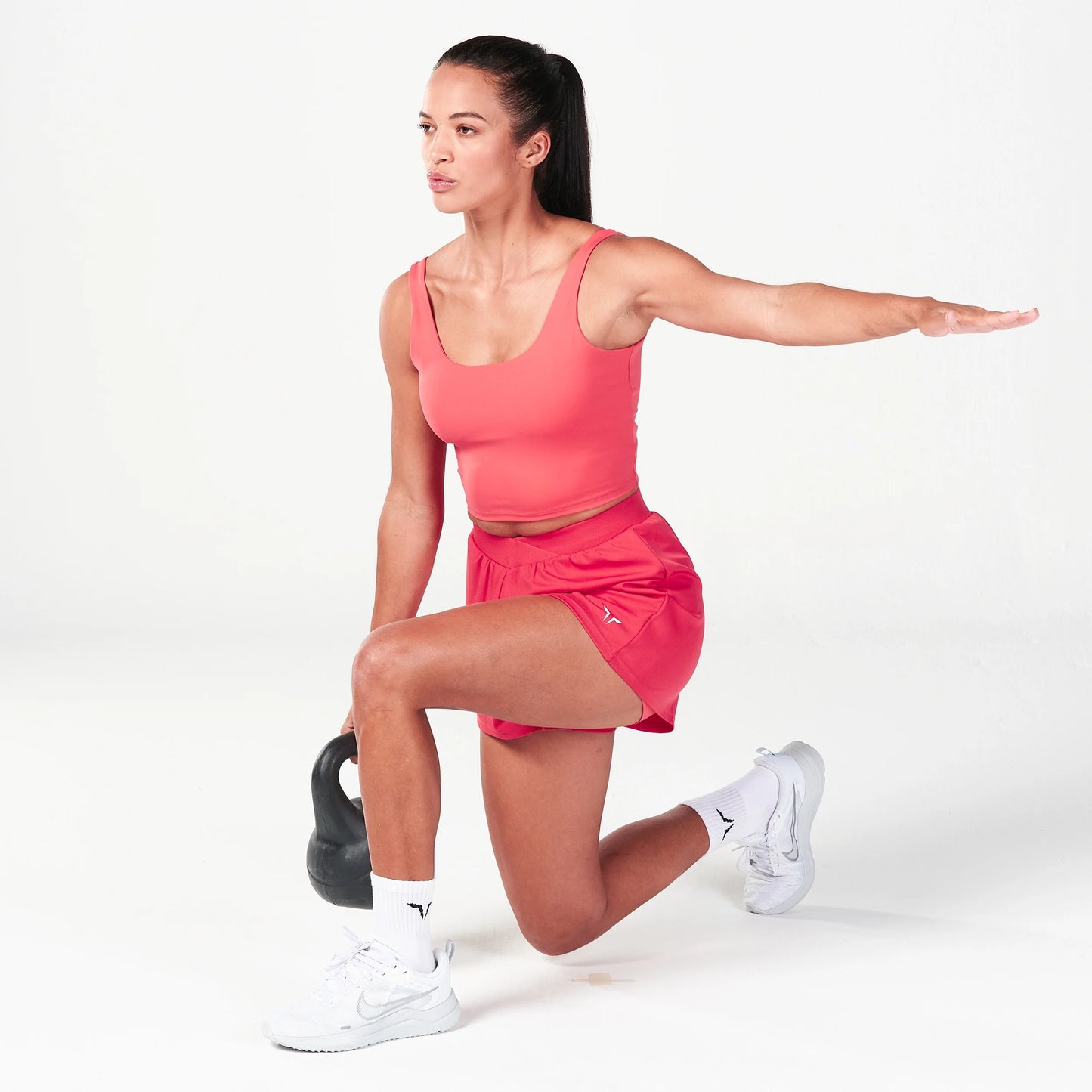 بلوزة بيرفورمانس برامي - أحمر كايين