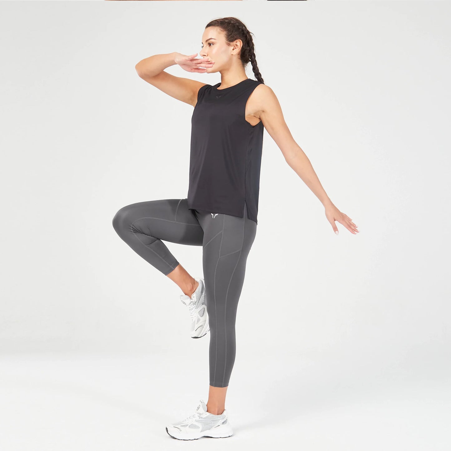 squatwolf-workout-clothes-essential-crew-tank-black-gym-tank-tops-for-women