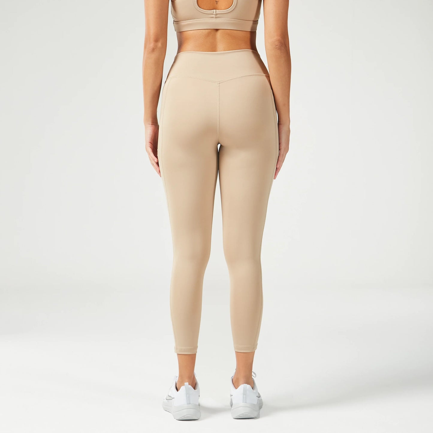  ايسينشال ليقنز بارتفاع متوسط "7/8 - ترابي