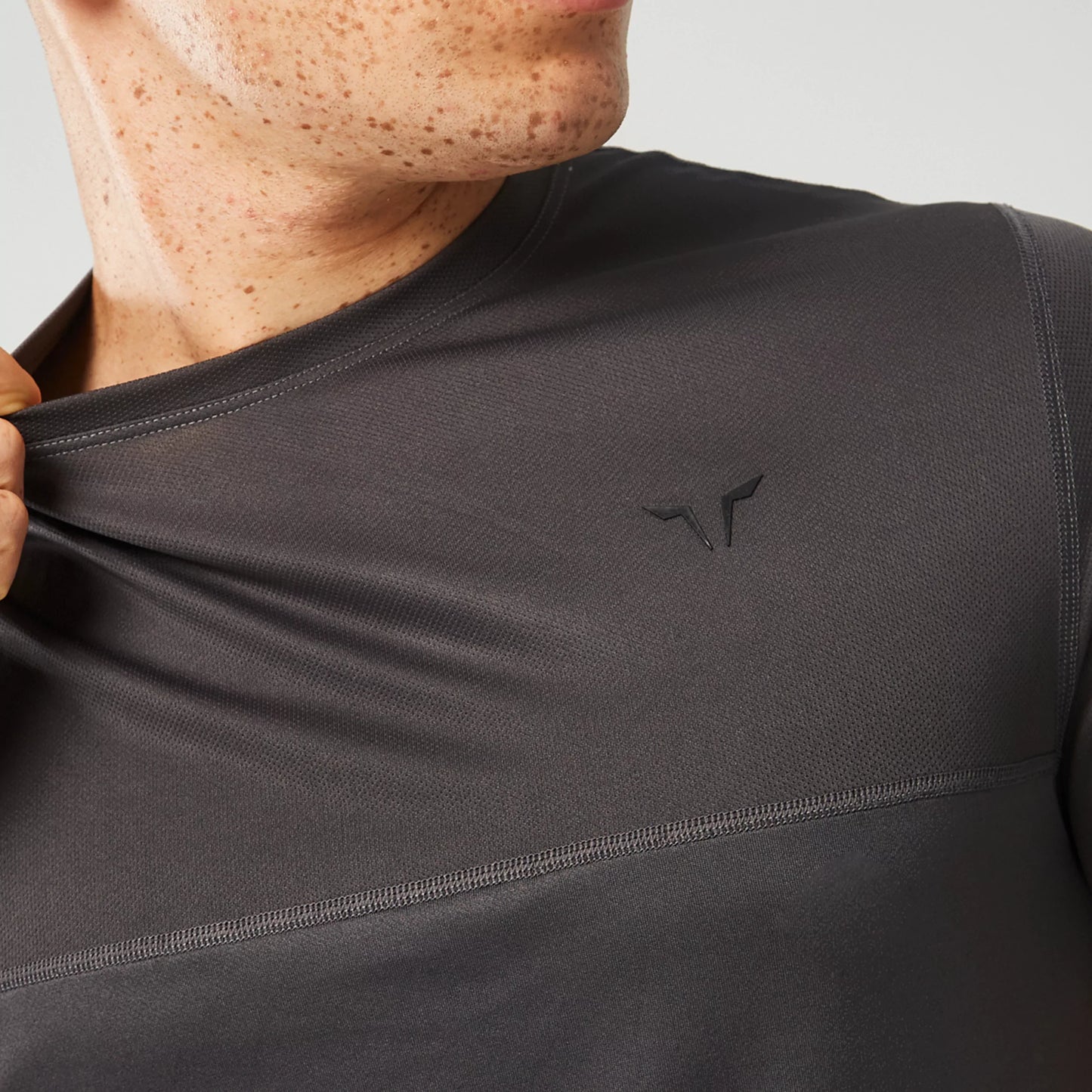 squatwolf-gym-wear-essential-contrast-tee-asphalt-workout-shirts-for-men