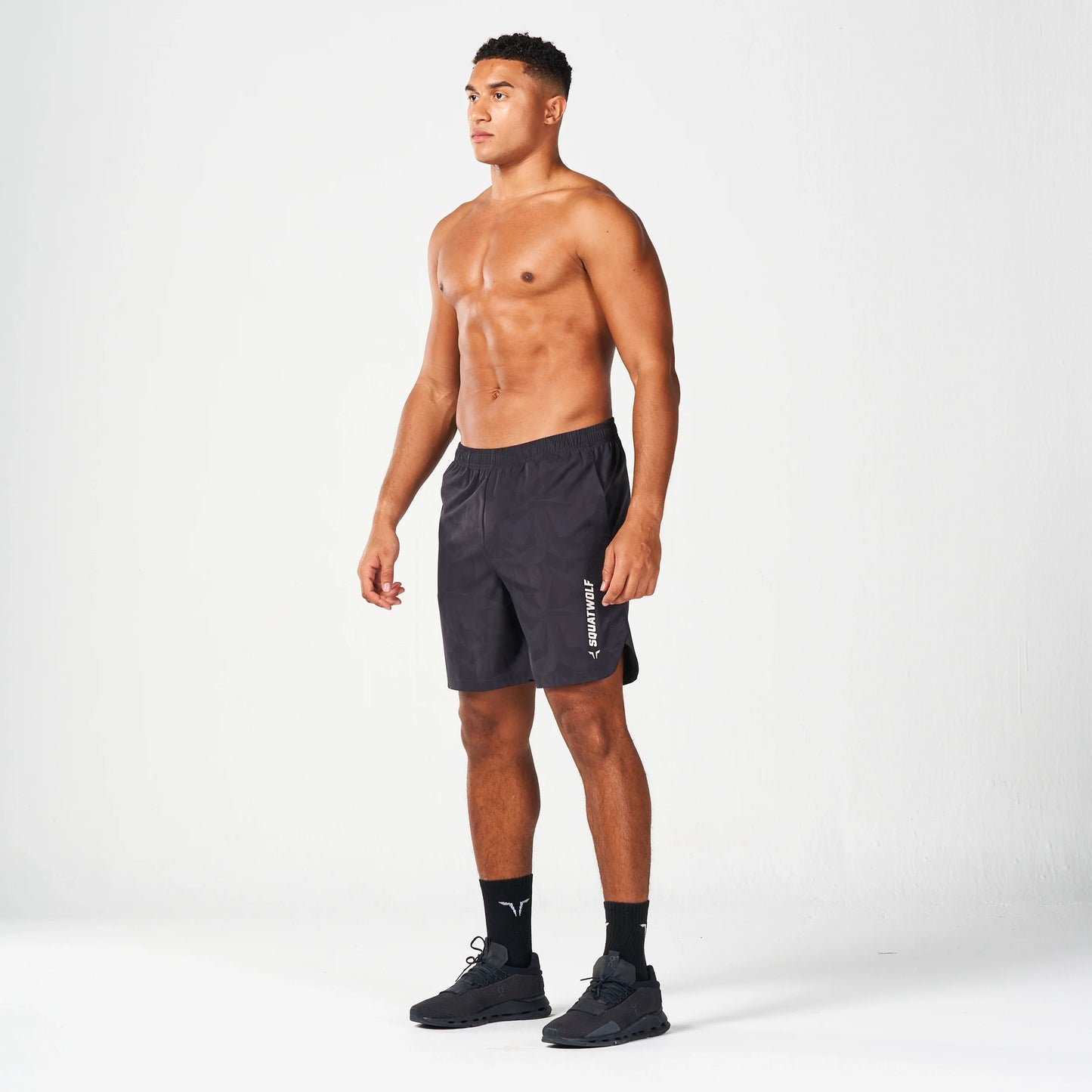 شورت واريور 2.0 بطول 7 بوصة - كامو بنقاط سوداء