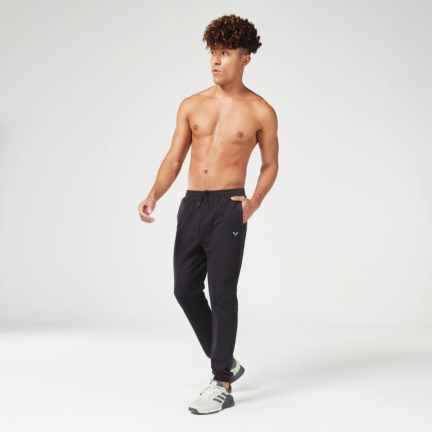 Essential Tapered Joggers - Black