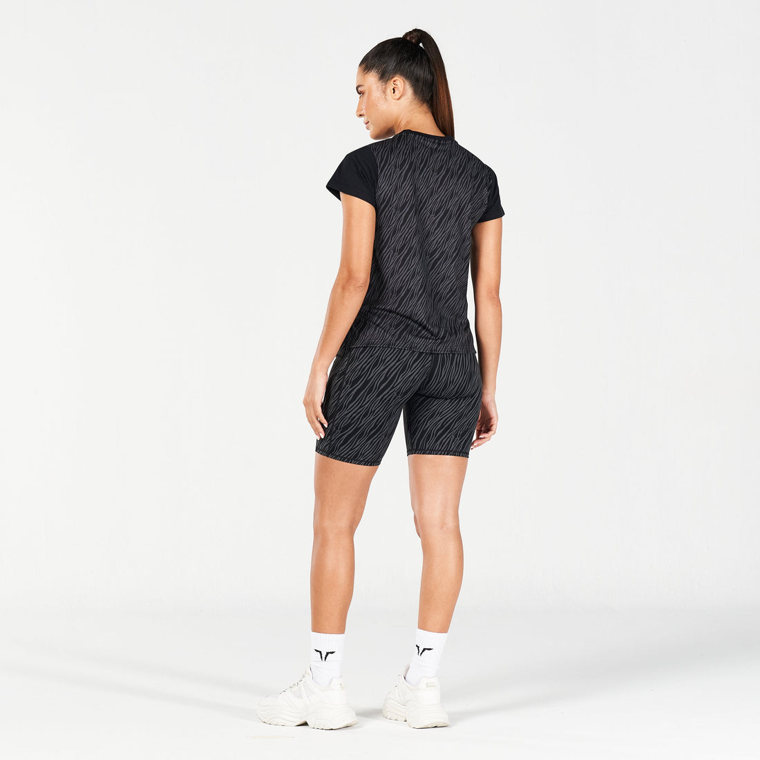squatwolf-workout-clothes-core-wild-print-back-tee-black-gym-t-shirts-for-women