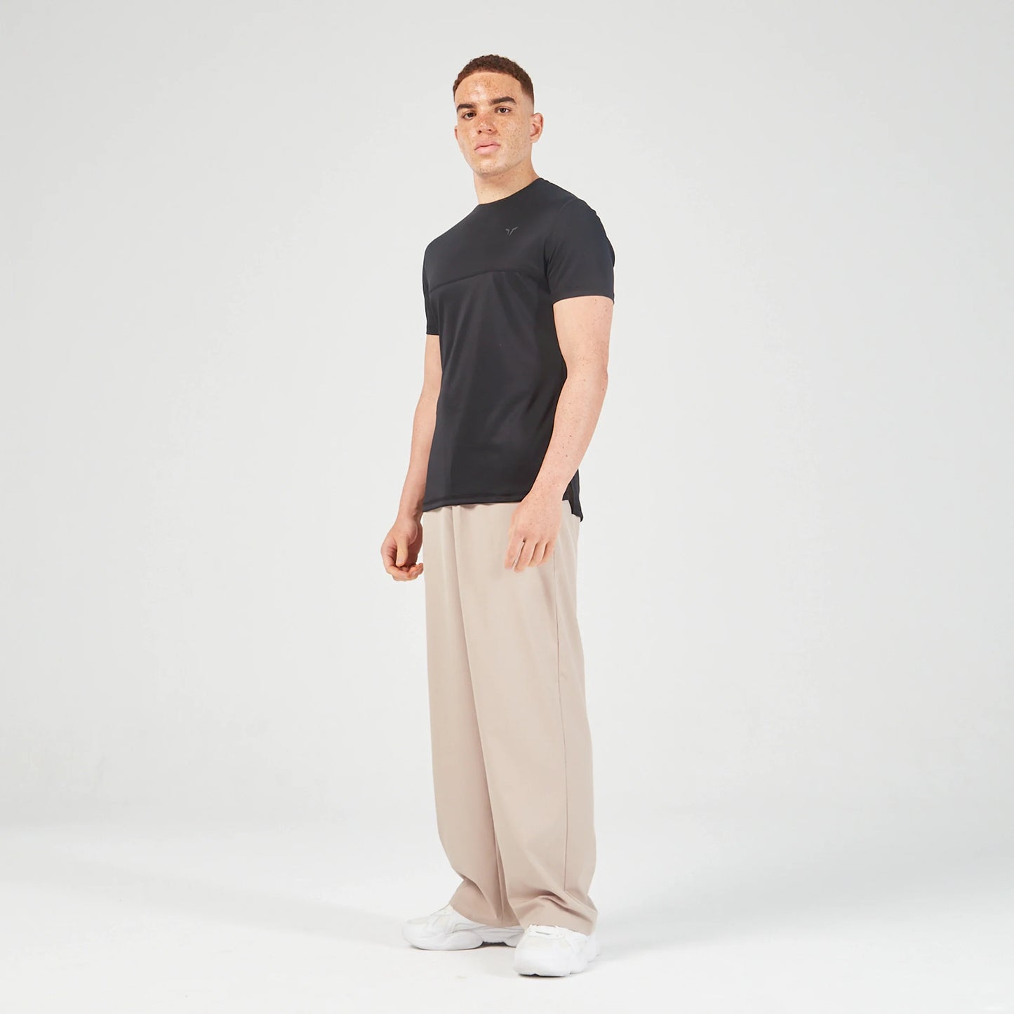 squatwolf-gym-wear-essential-contrast-tee-black-workout-shirts-for-men