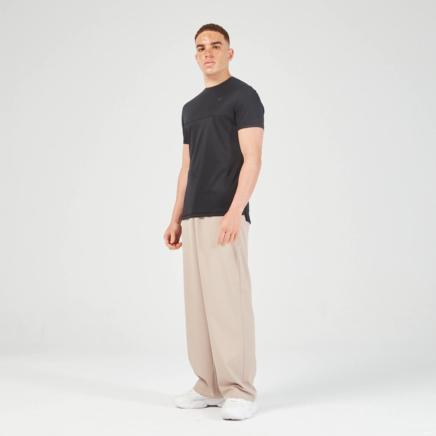 squatwolf-gym-wear-essential-contrast-tee-black-workout-shirts-for-men