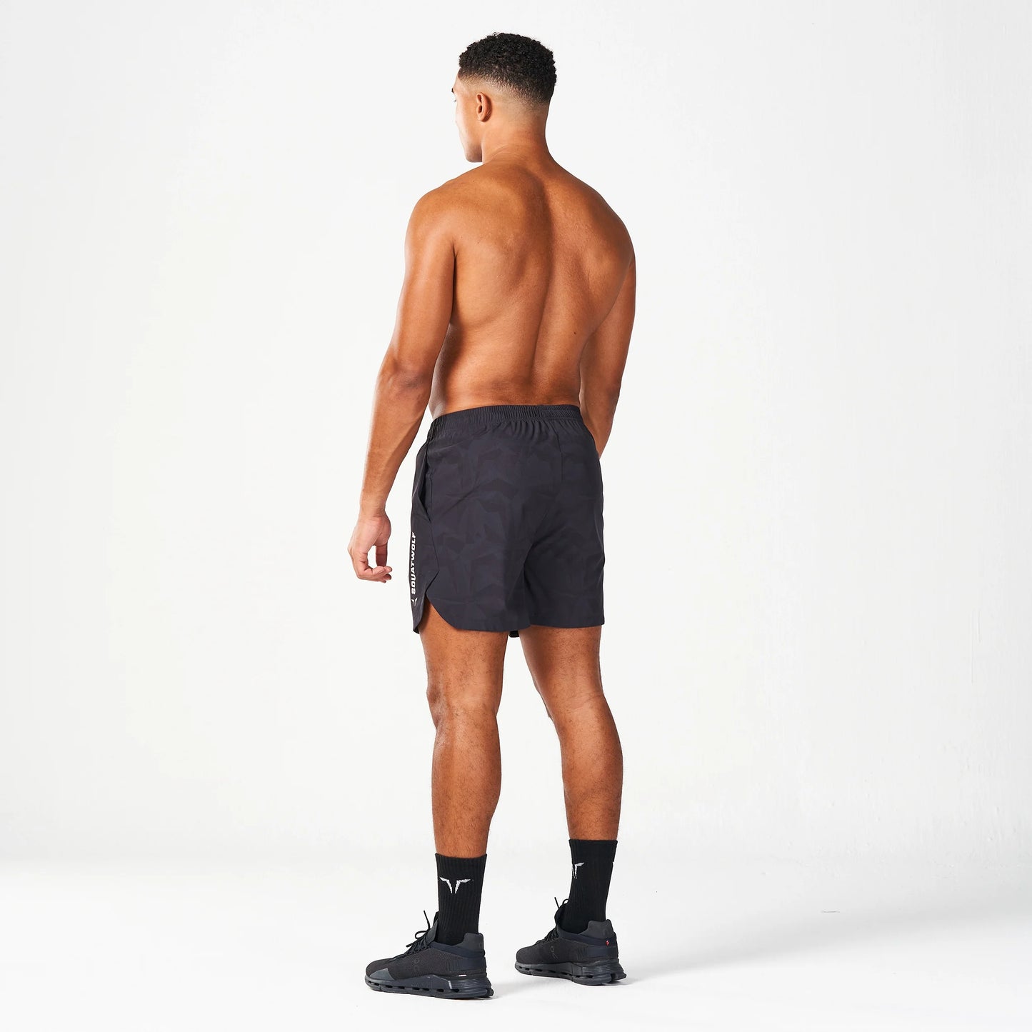 شورت واريور 2.0 بطول 5 بوصة - نمط تمويه أسود