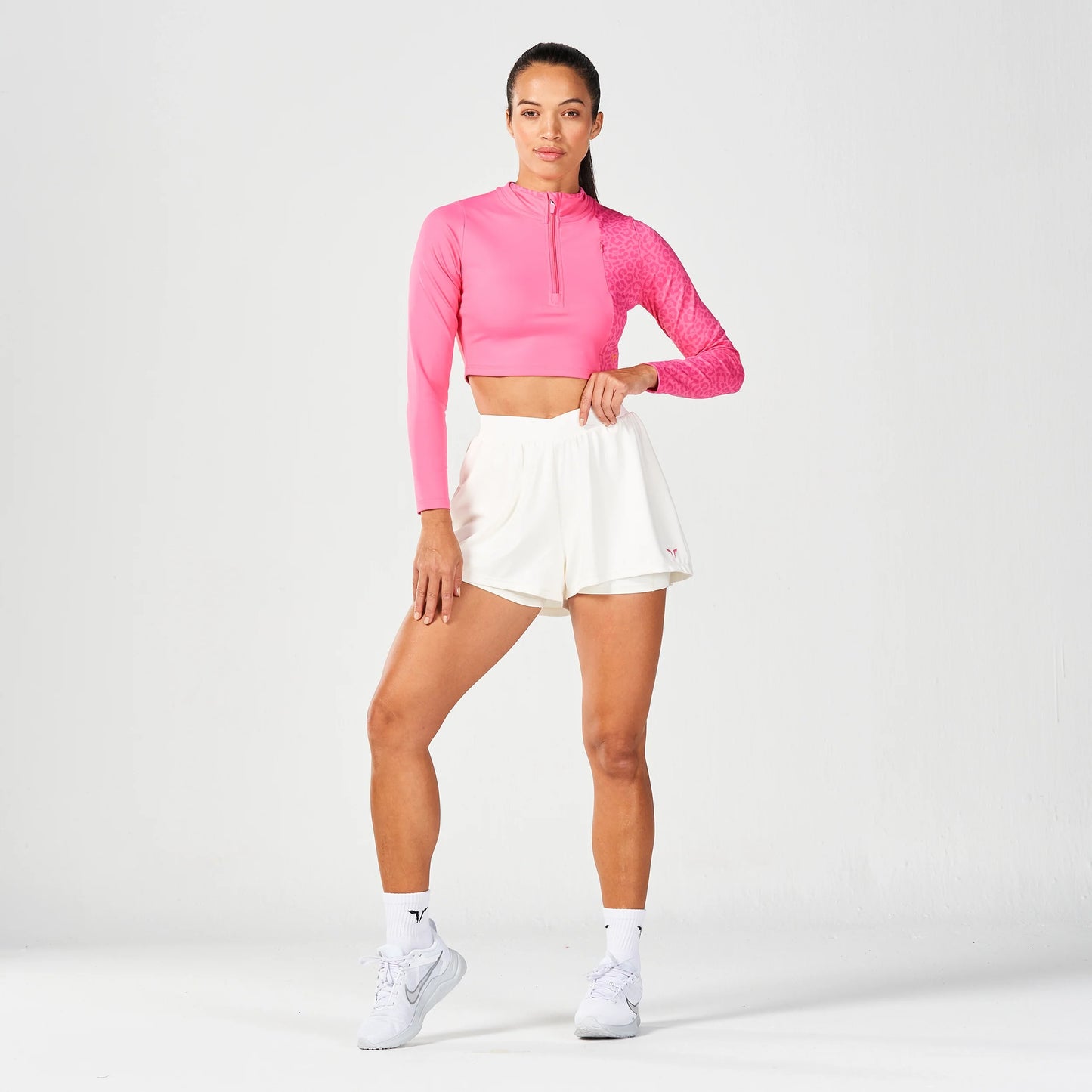 بلوزة أنتيمد بربع سحاب - طبعة وردي فاقع