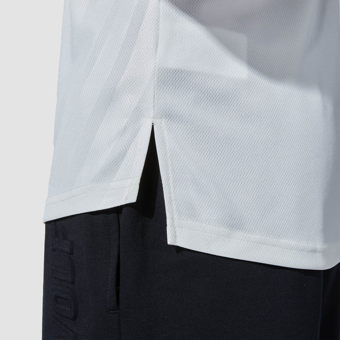 squatwolf-gym-wear-graphic-waves-eye-tee-white-workout-t-shirts-for-men