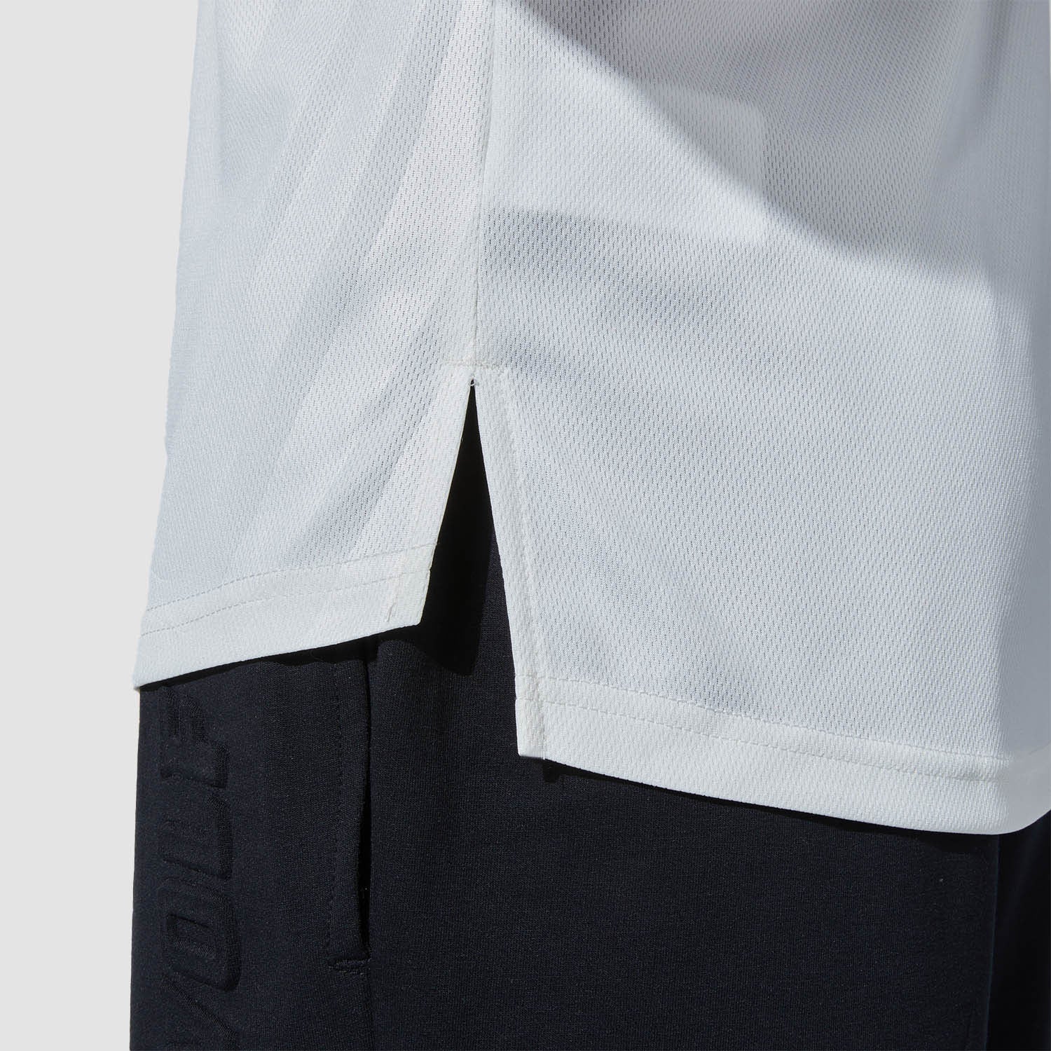 squatwolf-gym-wear-graphic-waves-eye-tee-white-workout-t-shirts-for-men