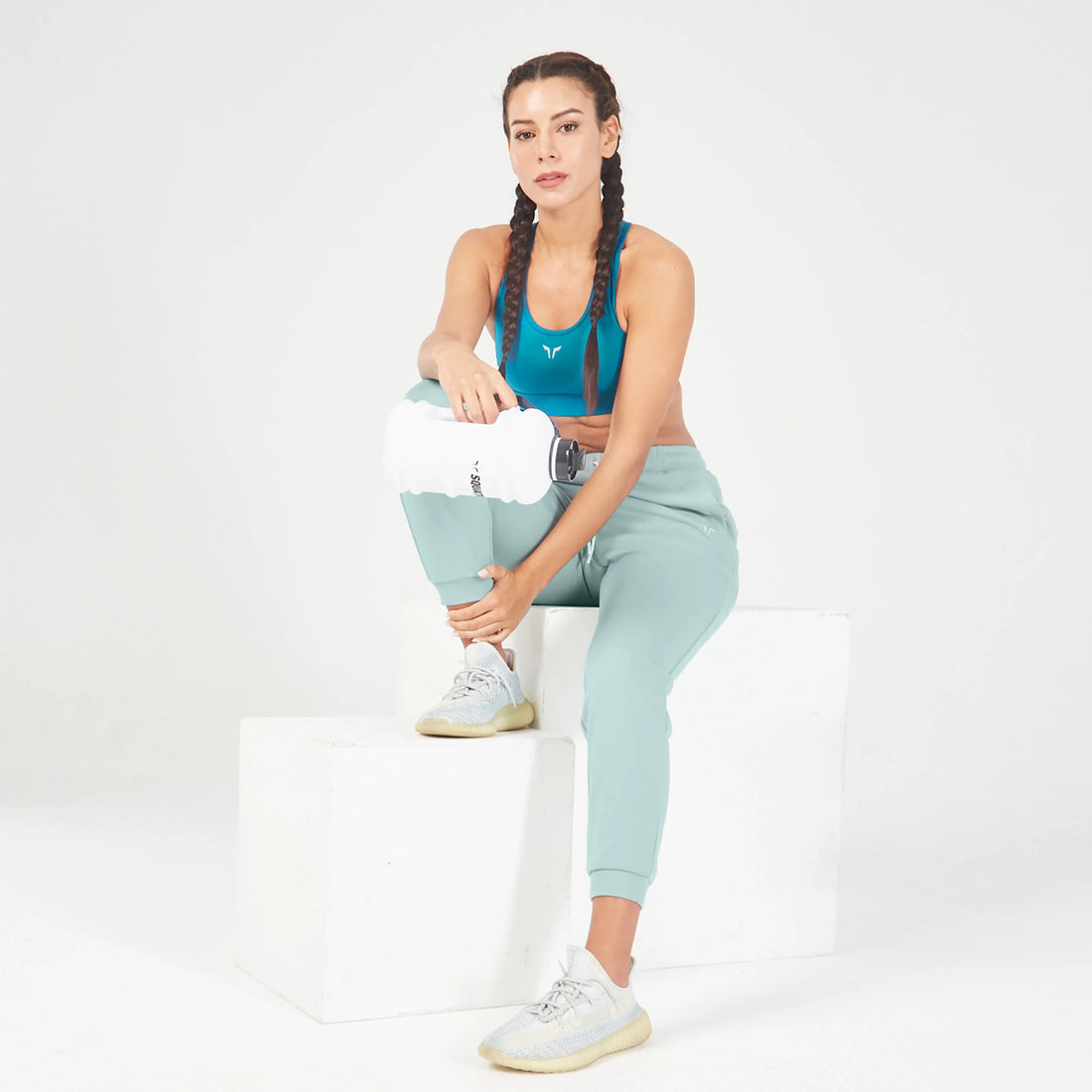 squatwolf-workout-clothes-essential-mid-impact-muscle-back-bra-deep-lagoon-sports-bra-for-gym