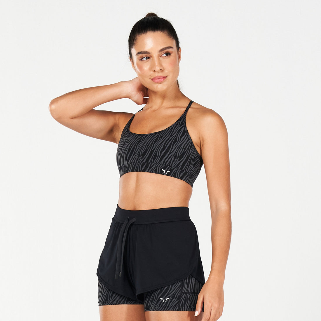 squatwolf-workout-clothes-core-strappy-bra-black-black-sports-bra-for-gym