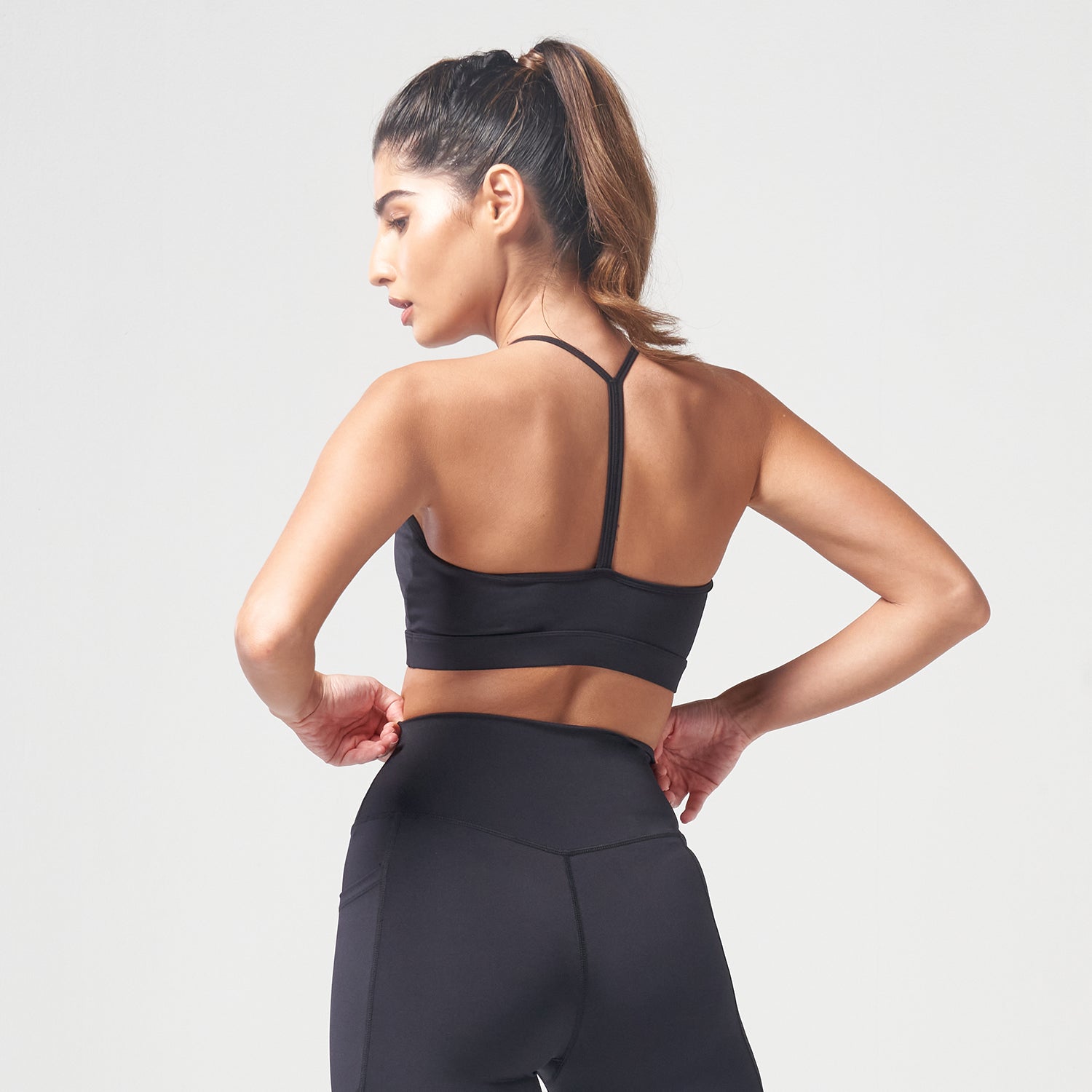 squatwolf-workout-clothes-essential-low-impact-bra-black-sports-bra-for-gym