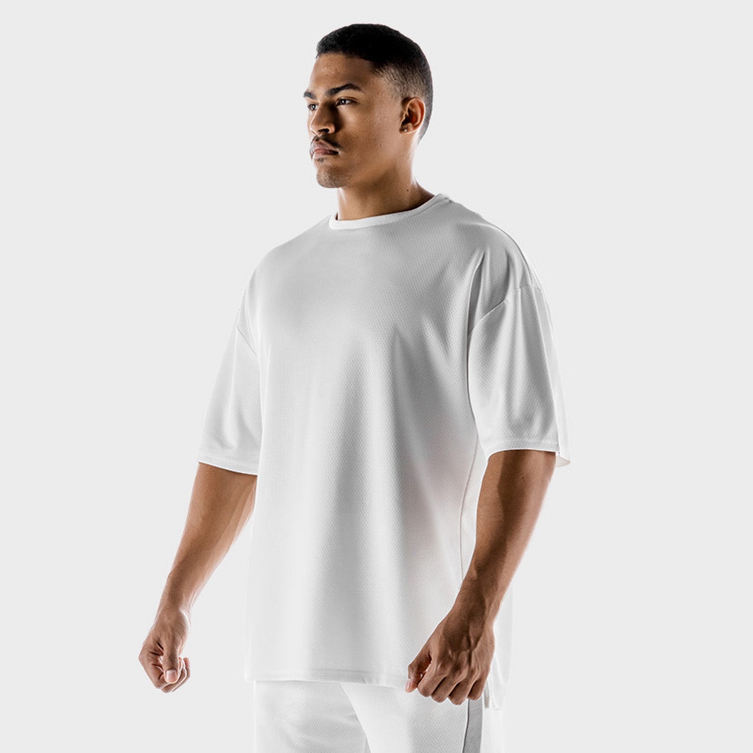 squatwolf-gym-wear-hybrid-2-0-oversize-tee-white-workout-shirts-for-men