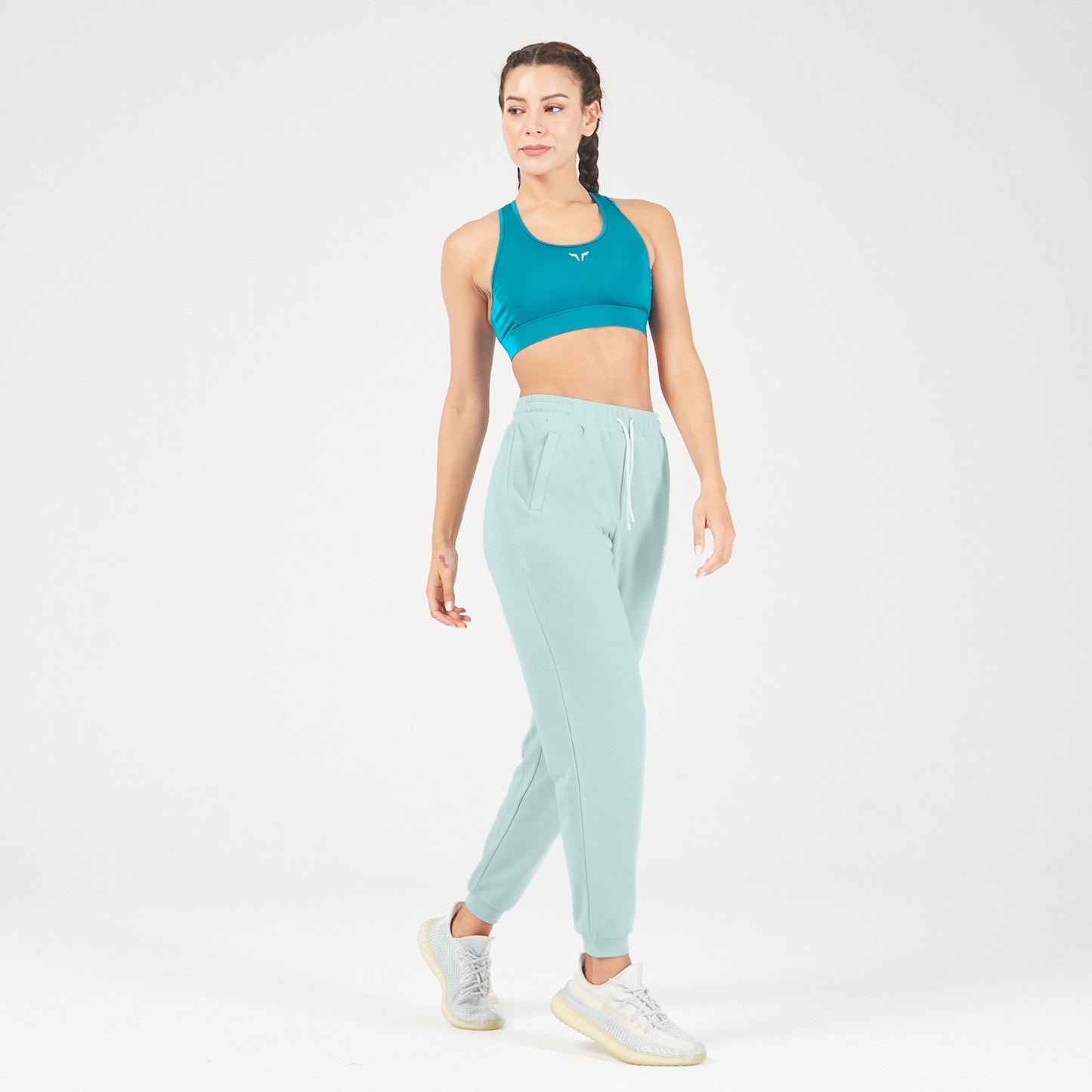 squatwolf-workout-clothes-essential-relaxed-joggers-gray-mist-gym-pants-for-women